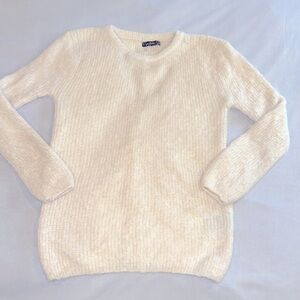 QED London sweater fuzzy off white cream women’s size M/L
